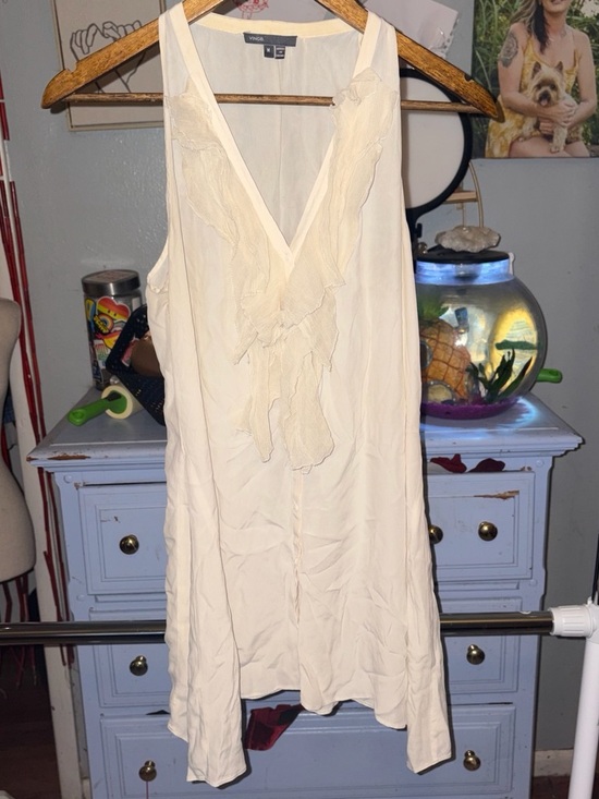 Vero Moda Dresses & Skirts - Vero Moda Cream Sleeveless Ruffle V-Neck Mini Dress